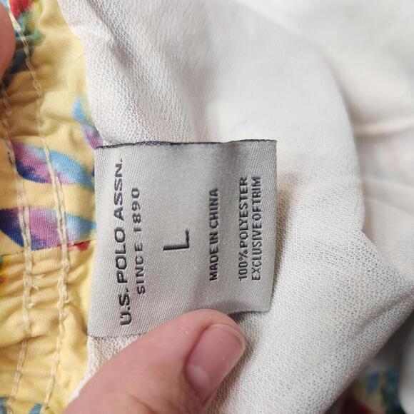 U.S. Polo Assn. Men's Vibrant Yellow Tropical Swim Shorts- Size Large - Picture 8 of 9